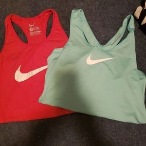 Nike tank bundle